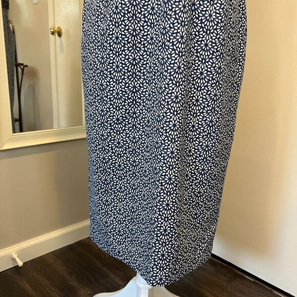 Maggy London Denim Flower Power Novelty Cut Out Sheath Dress, Size 6 - Picture 6 of 16